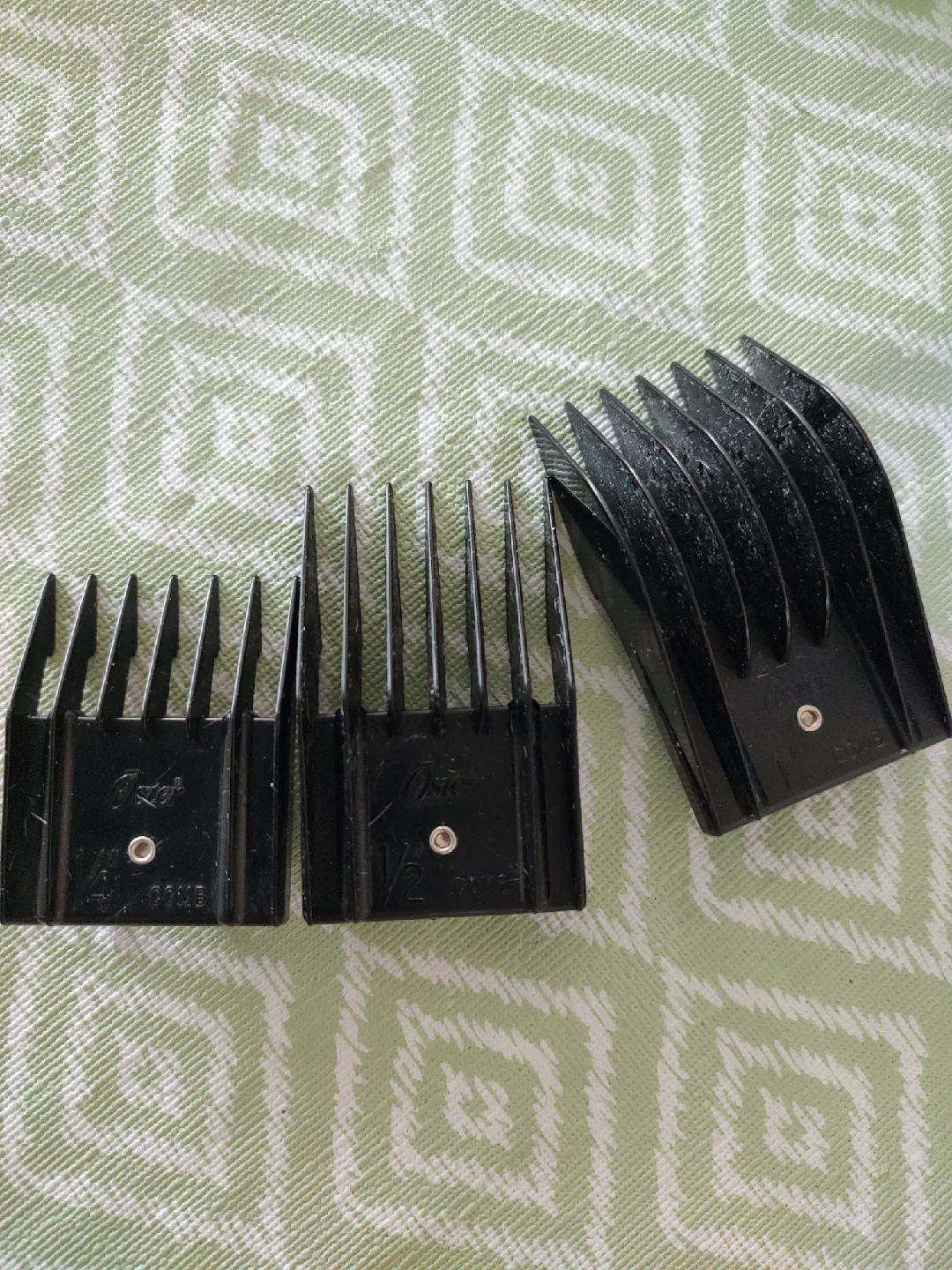 Andis 7FC CeramicEdge Clipper Blade w/ Accessories image indicator(2)