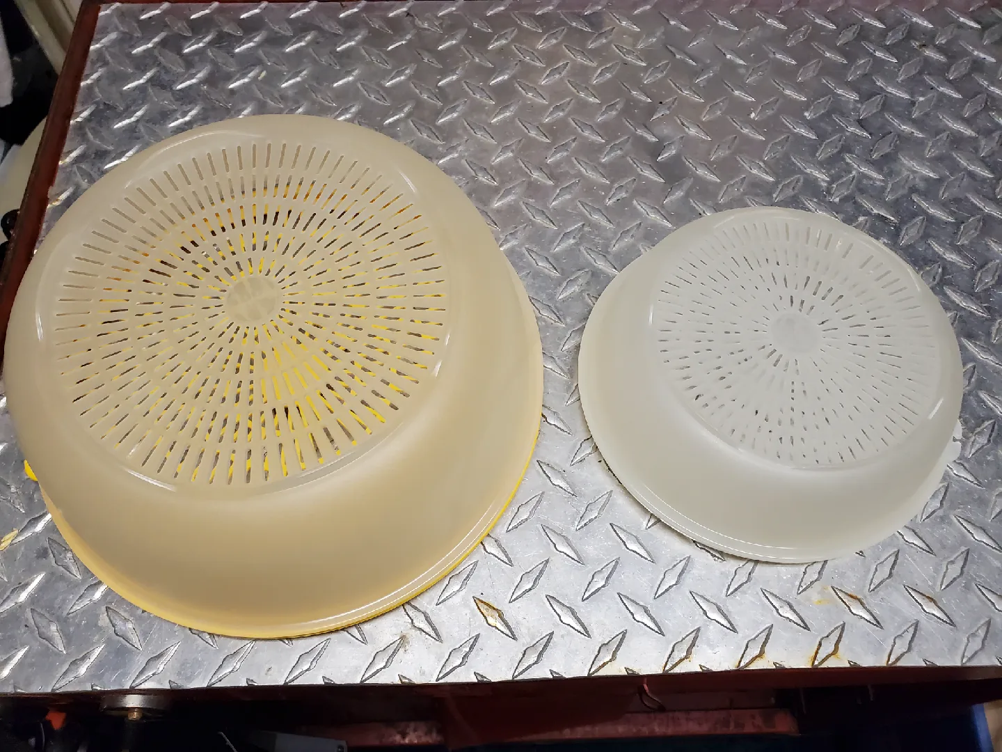 2 Plastic Food Strainer bowls - Yellow & White image indicator(2)