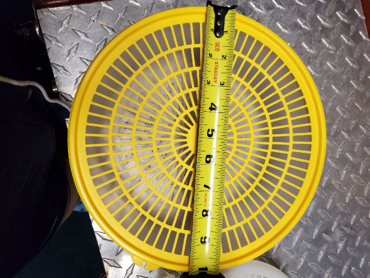 2 Plastic Food Strainer bowls - Yellow & White - photo 4