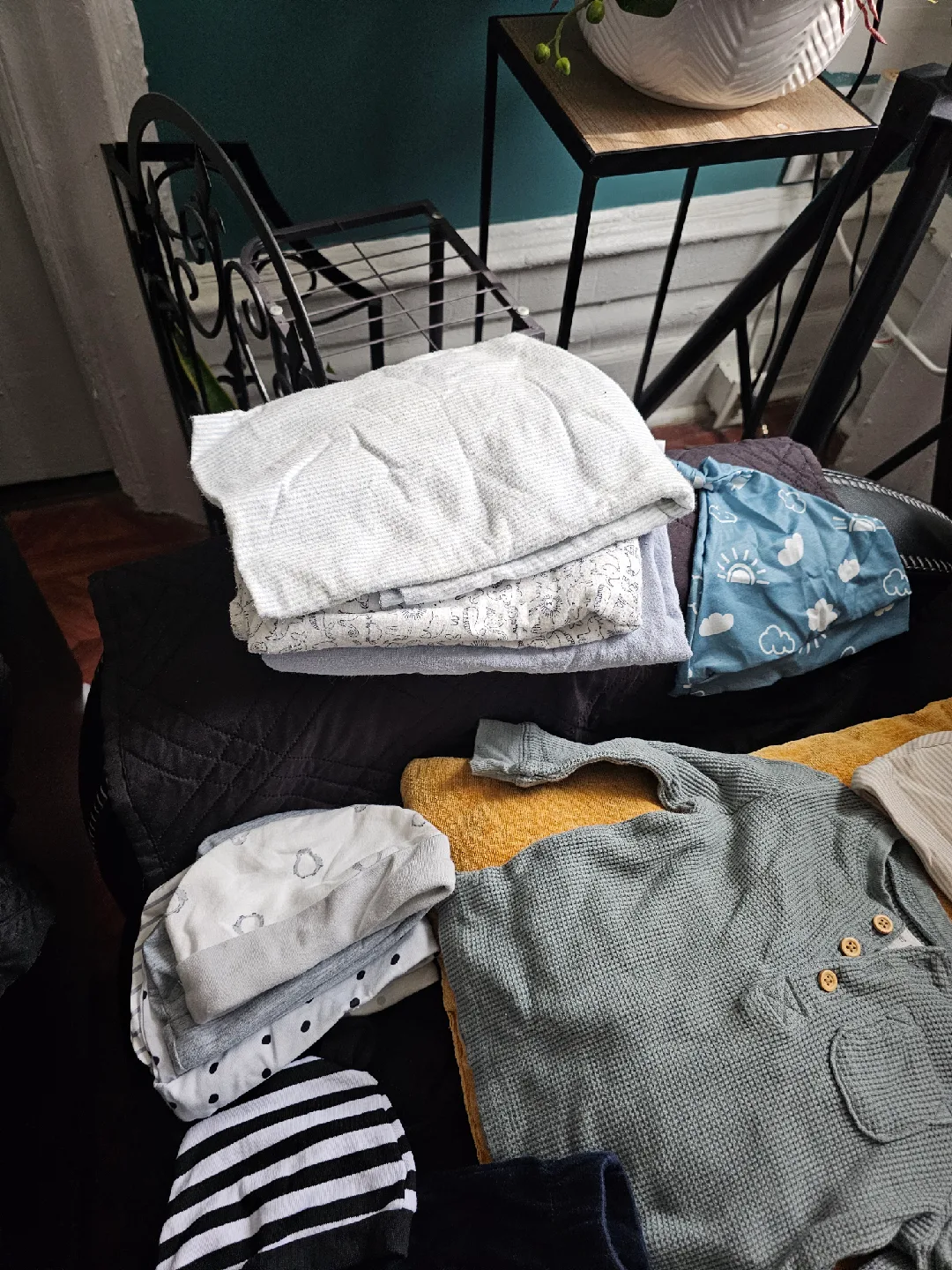 Baby Clothes Bundle - Assorted Sizes & Styles image indicator(2)