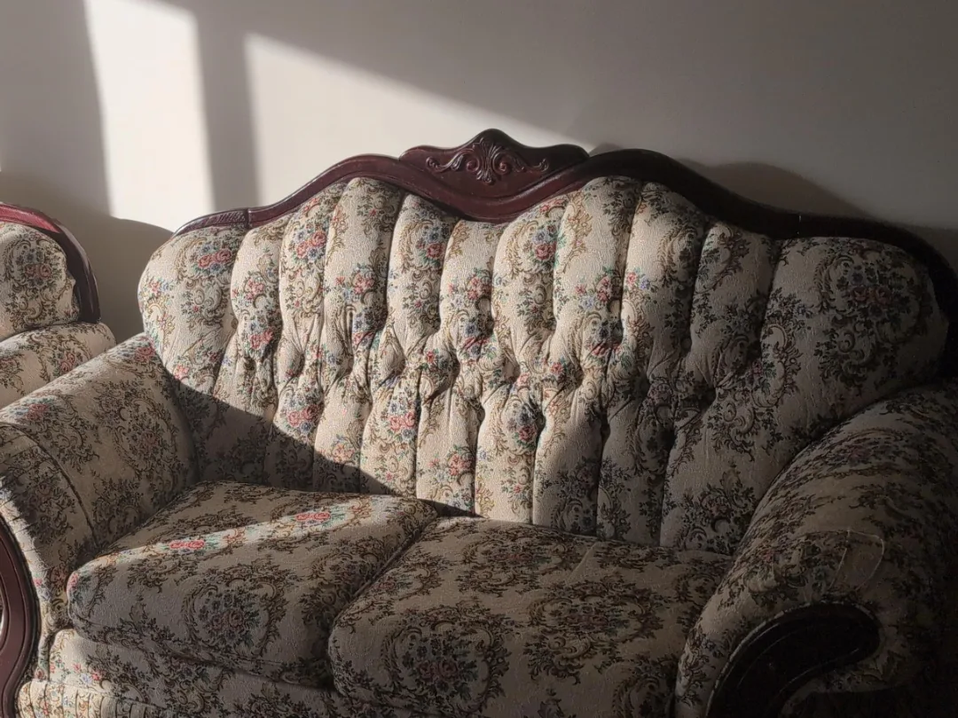Floral Patterned Sofa and Loveseat Set image indicator(2)