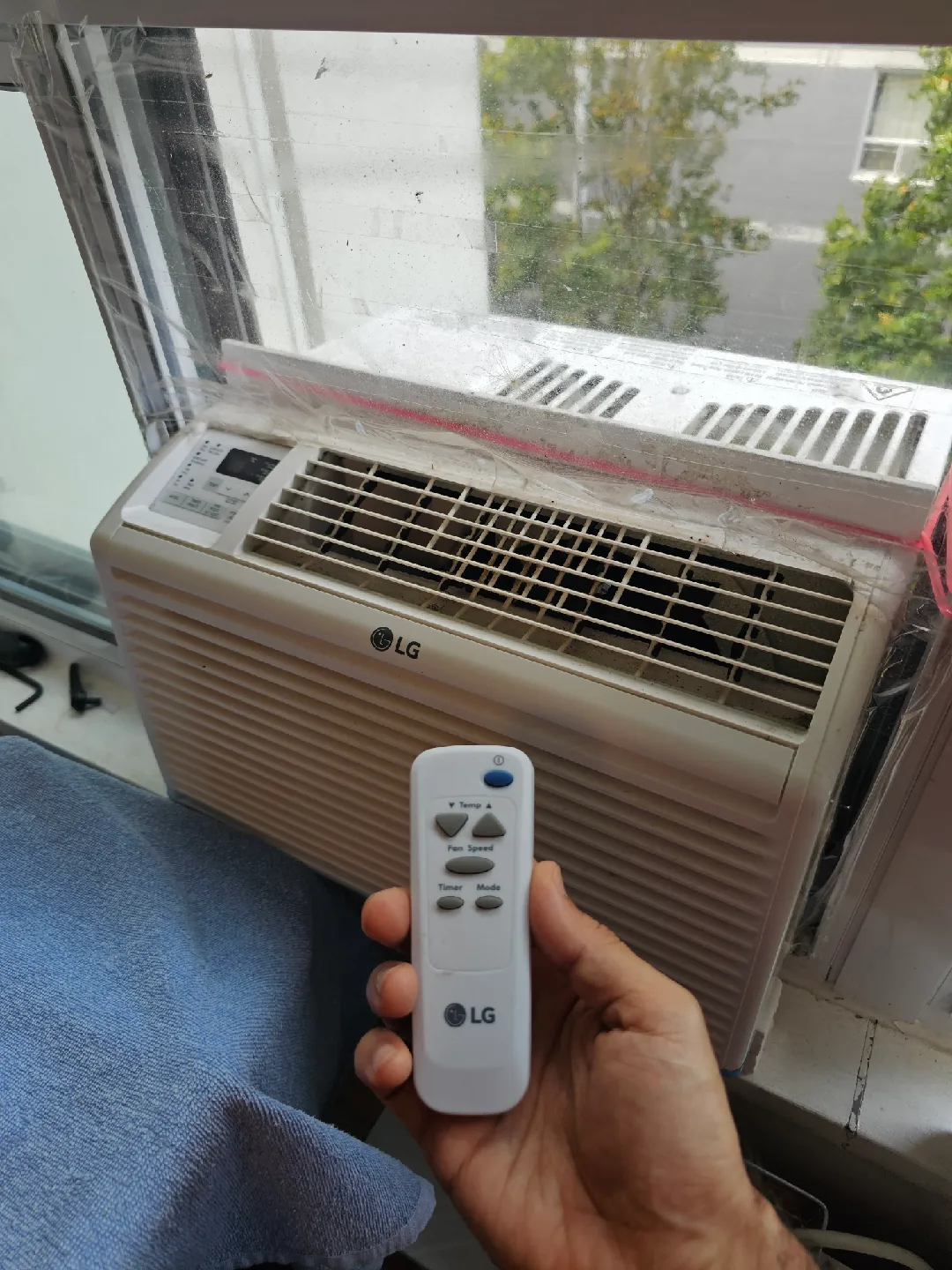 LG Window Air Conditioner with remote thumbnail