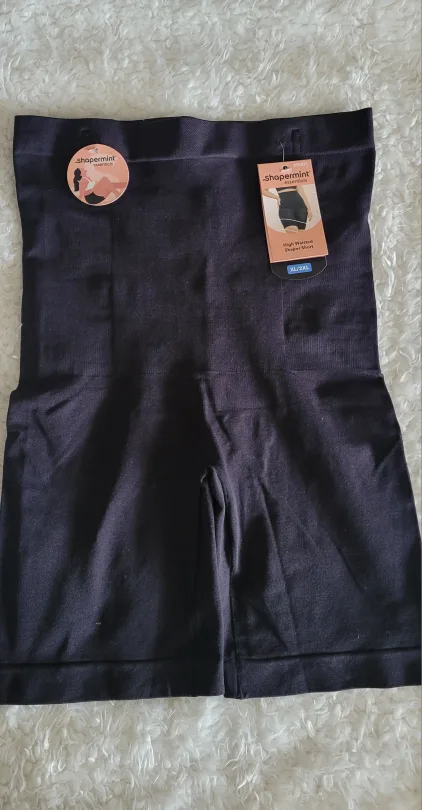 BNWT High Waisted Shaper Shorts XL/2XL image indicator(2)