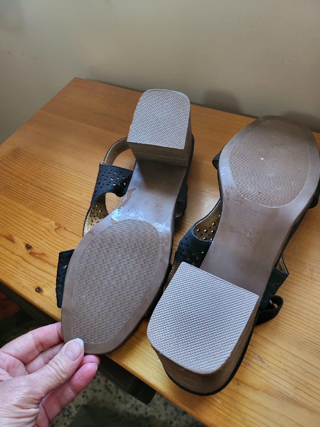 Left & Right Black Heeled Sandals - Size 9 - photo 3