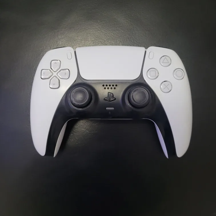 (3) PS5 Dualsense Controller with Stick Drift 1 white 2 black