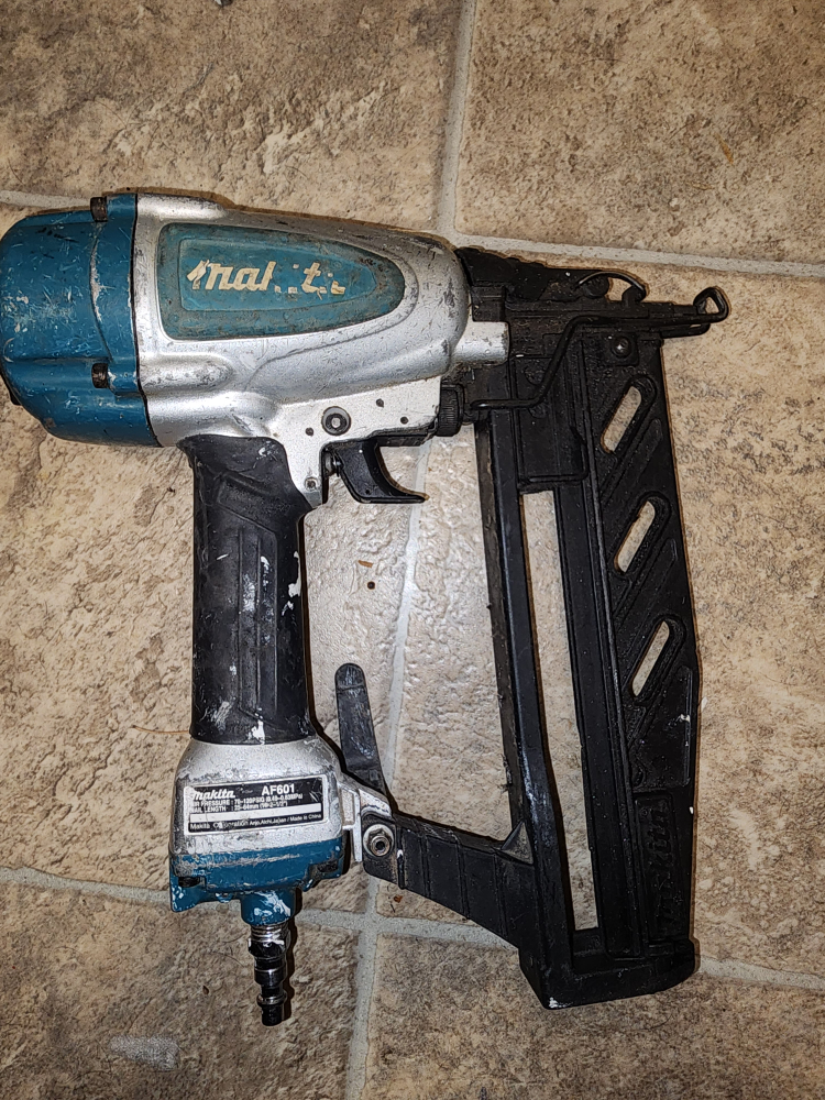 Makita AF601 Nail Gun