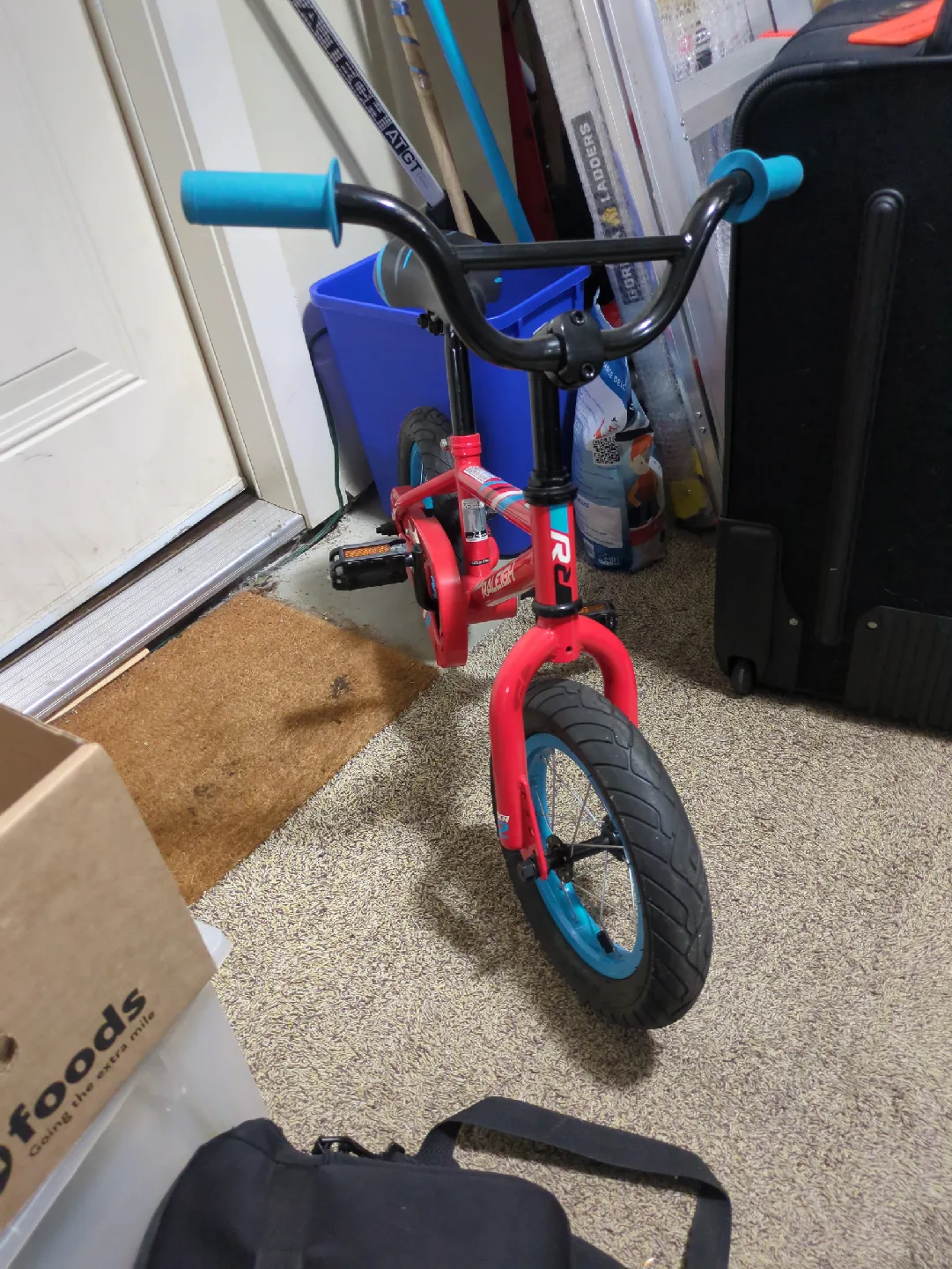Raleigh MXR 12" Balance Bike - Red & Blue image indicator(2)