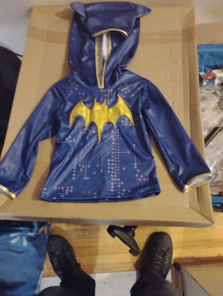 Batgirl Hoodie - Size 5/6 image indicator(5)
