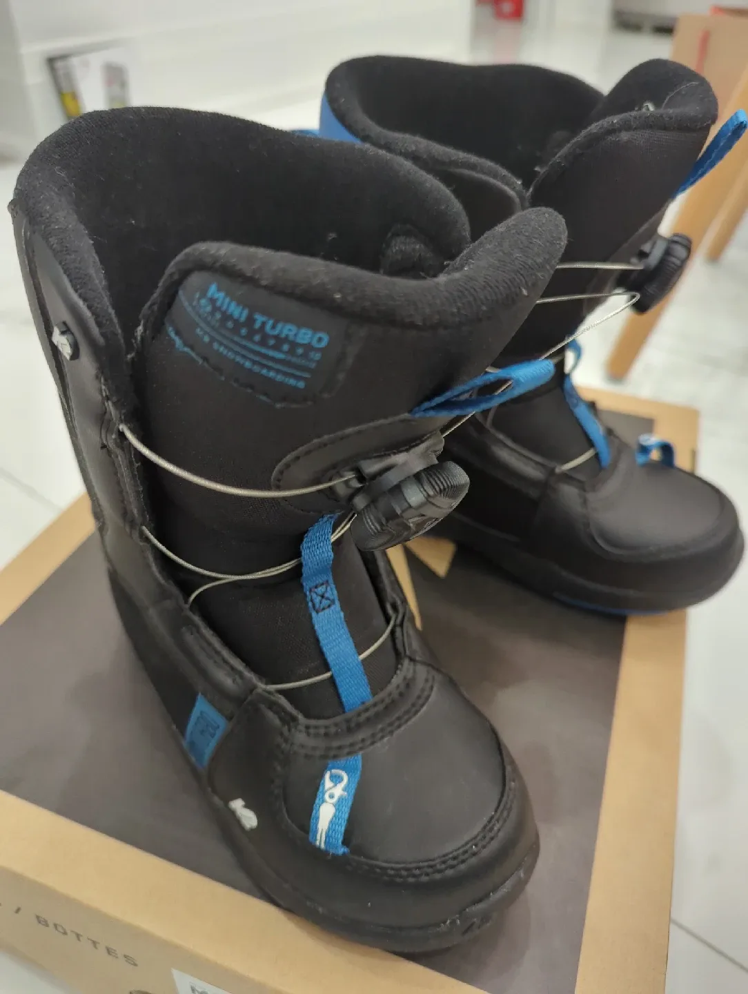 K2 Mini Turbo Snowboard Boots - US 1 image indicator(2)