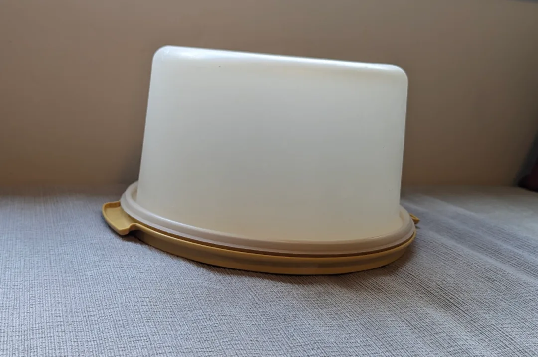 Tupperware Cake Taker Carrier thumbnail