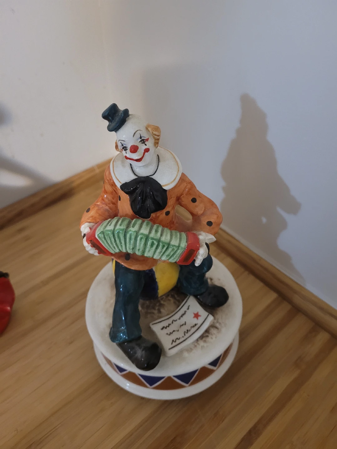 Clown with Accordion Figurine - photo 2