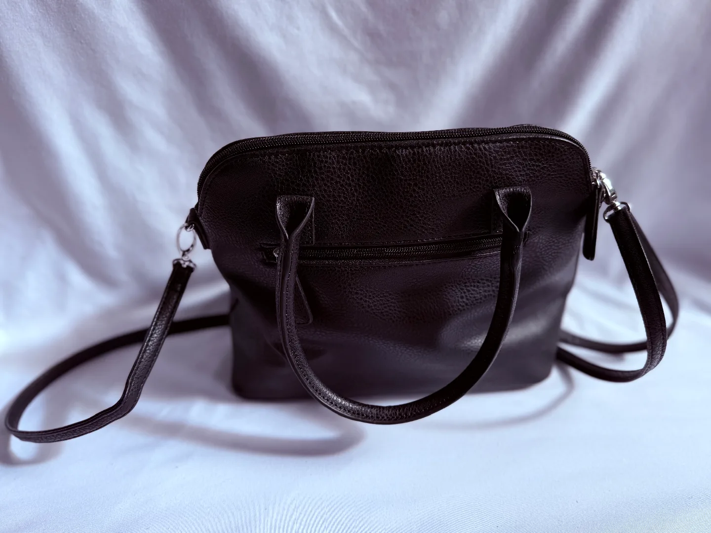 Roots Black Handbag image indicator(4)