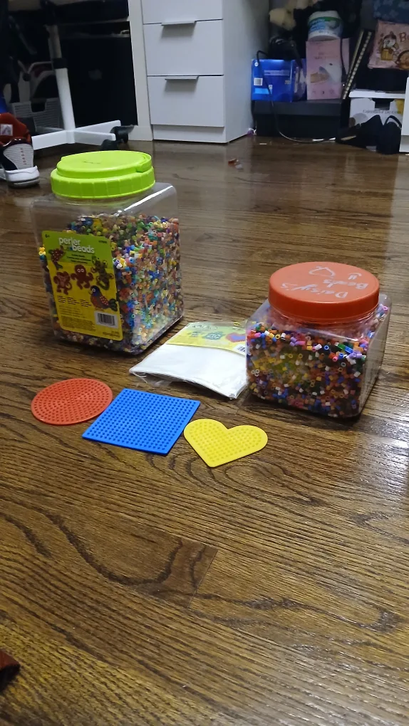 Perler Beads with Pegboards image indicator(3)