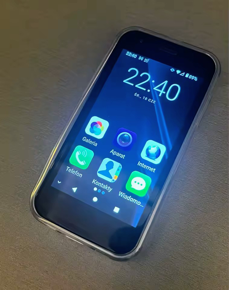 smallest smart phone android