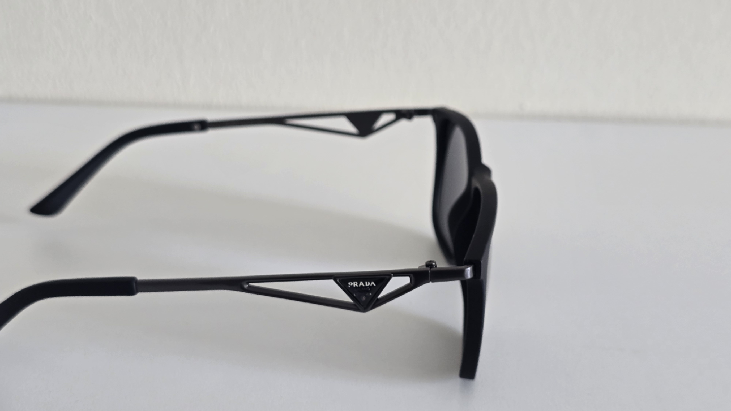 Prada Black Sunglasses - photo 4