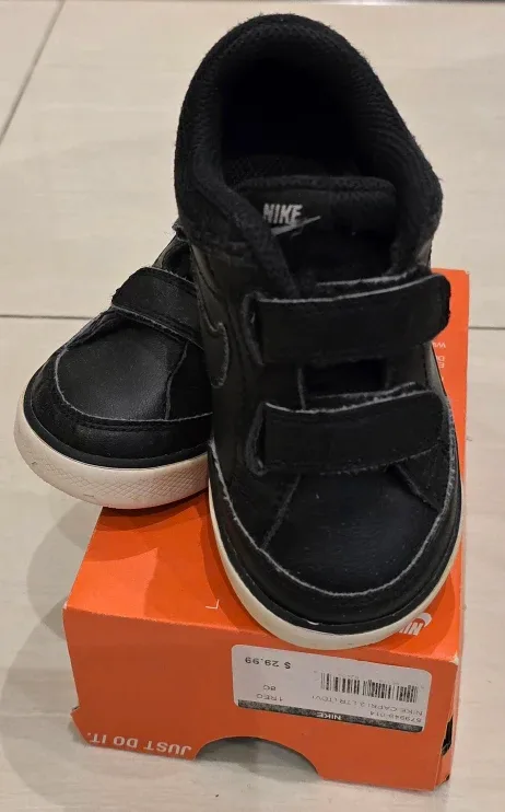 Black Nike Capri Kids Shoes! - Size 8 thumbnail