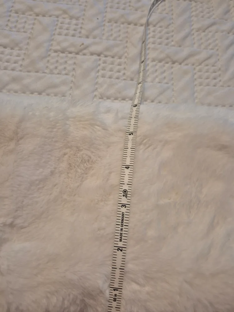 Long Hot Water Bottle with Faux Fur Cover image indicator(5)