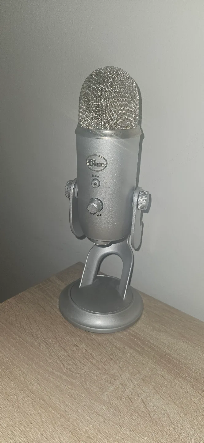 PC Gaming Setup: Custom Build, Keyboard, Mouse, Monitor image indicator(5)