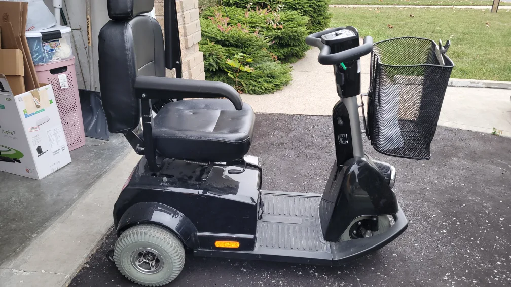 Fortress 1700 Series 3-4 Wheel Scooter image indicator(4)