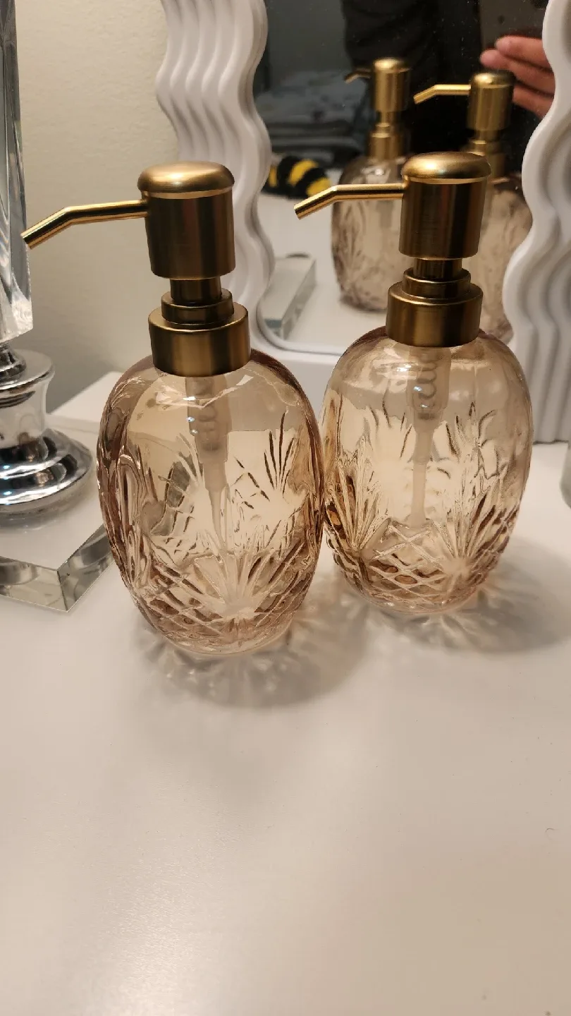 2 Decorative Glass Soap Dispensers image indicator(3)