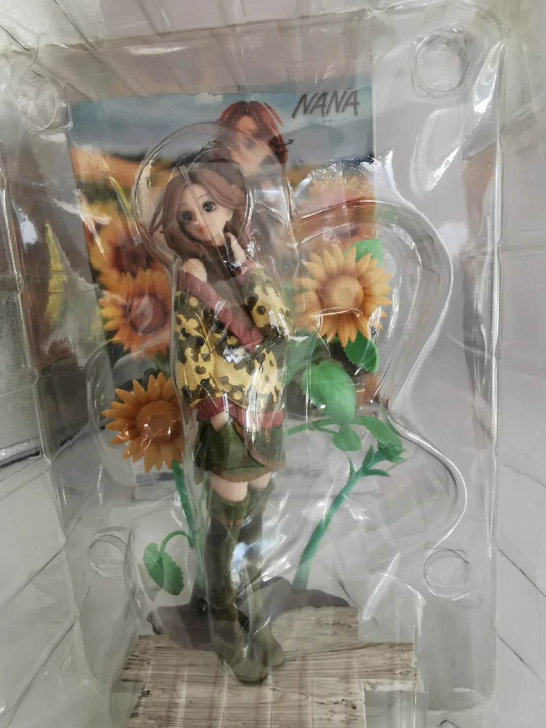 NANA Komatsu Hachi 1/8 Scale Painted Figure image indicator(2)