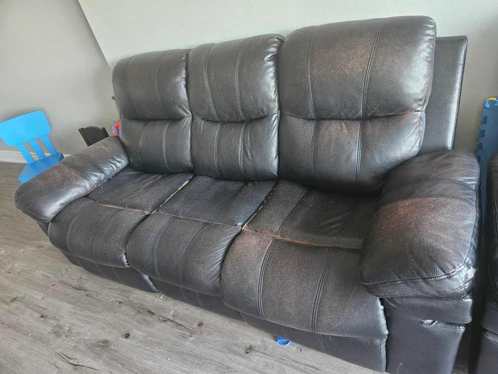 Black Leather Reclining Loveseat & Chair Set image indicator(6)