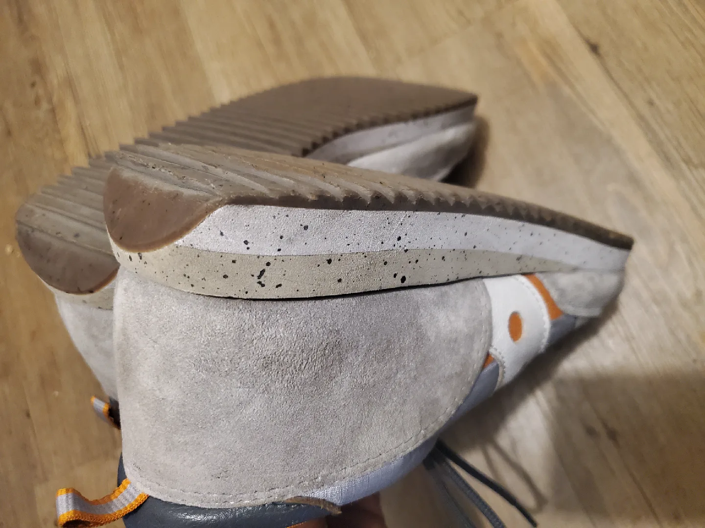 SIZE 14 - Saucony Grey/Orange (& White) Sneakers image indicator(3)