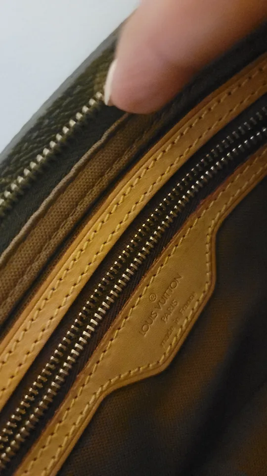 VINTAGE Louis Vuitton Monogram Canvas Trotteur cross body bag image indicator(7)