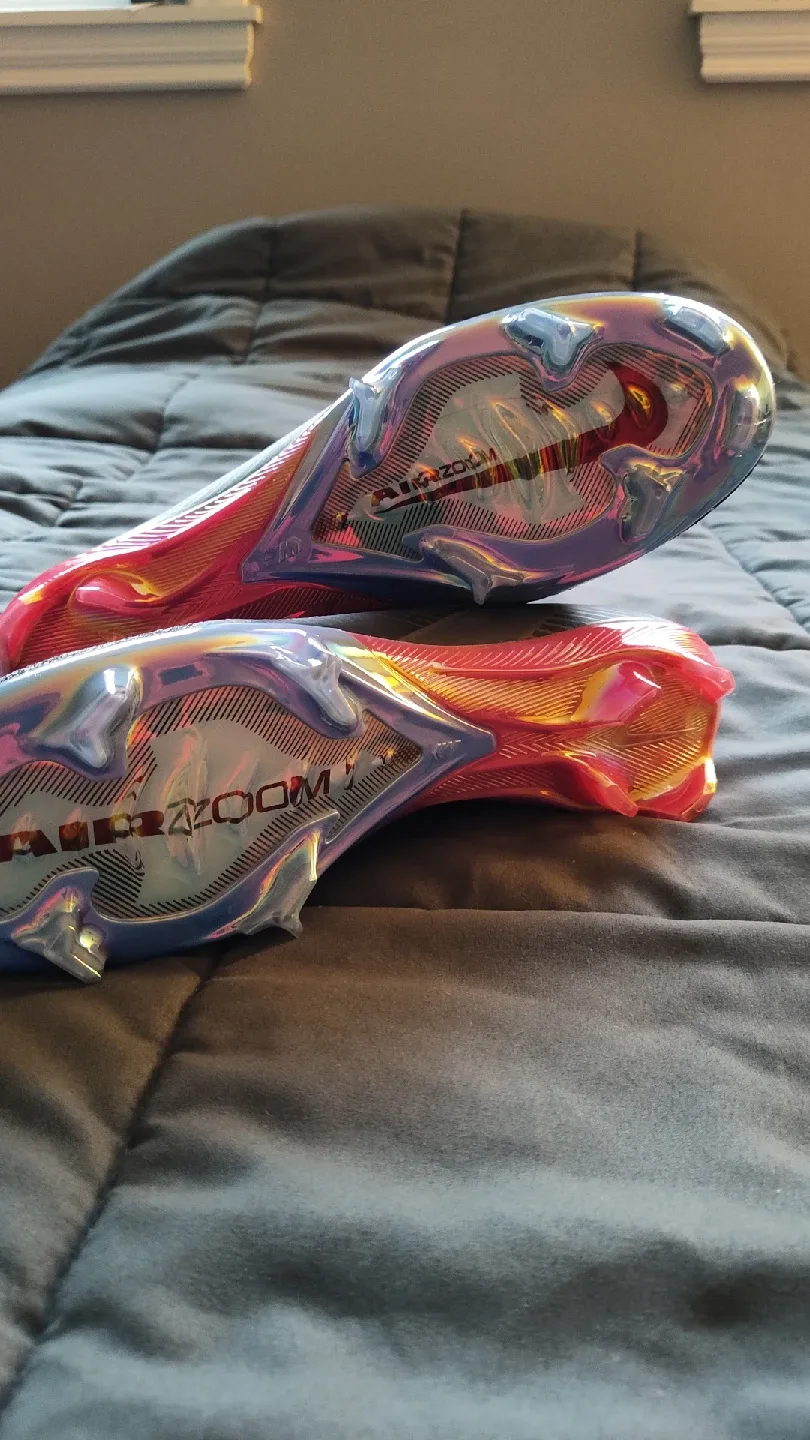 Mercurial Vapor 15 Football Boots, size 9.5 image indicator(2)