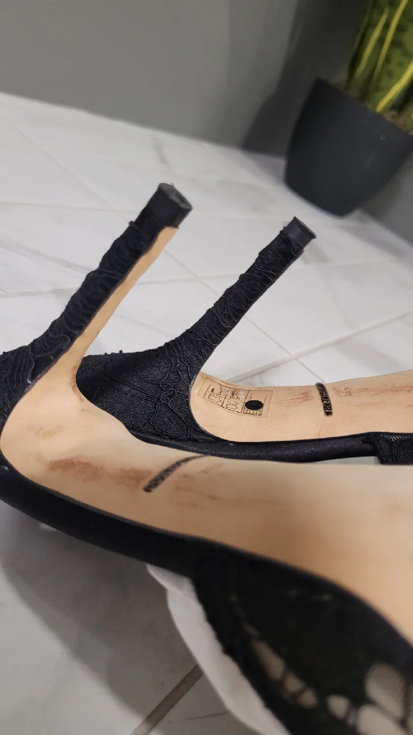 Authentic Dolce and Gabbana 36.5 image indicator(5)