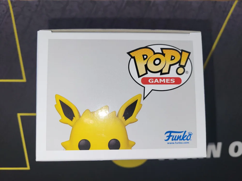 Pokemon Center Exclusive Funko Pop Jolteon 628 image indicator(5)