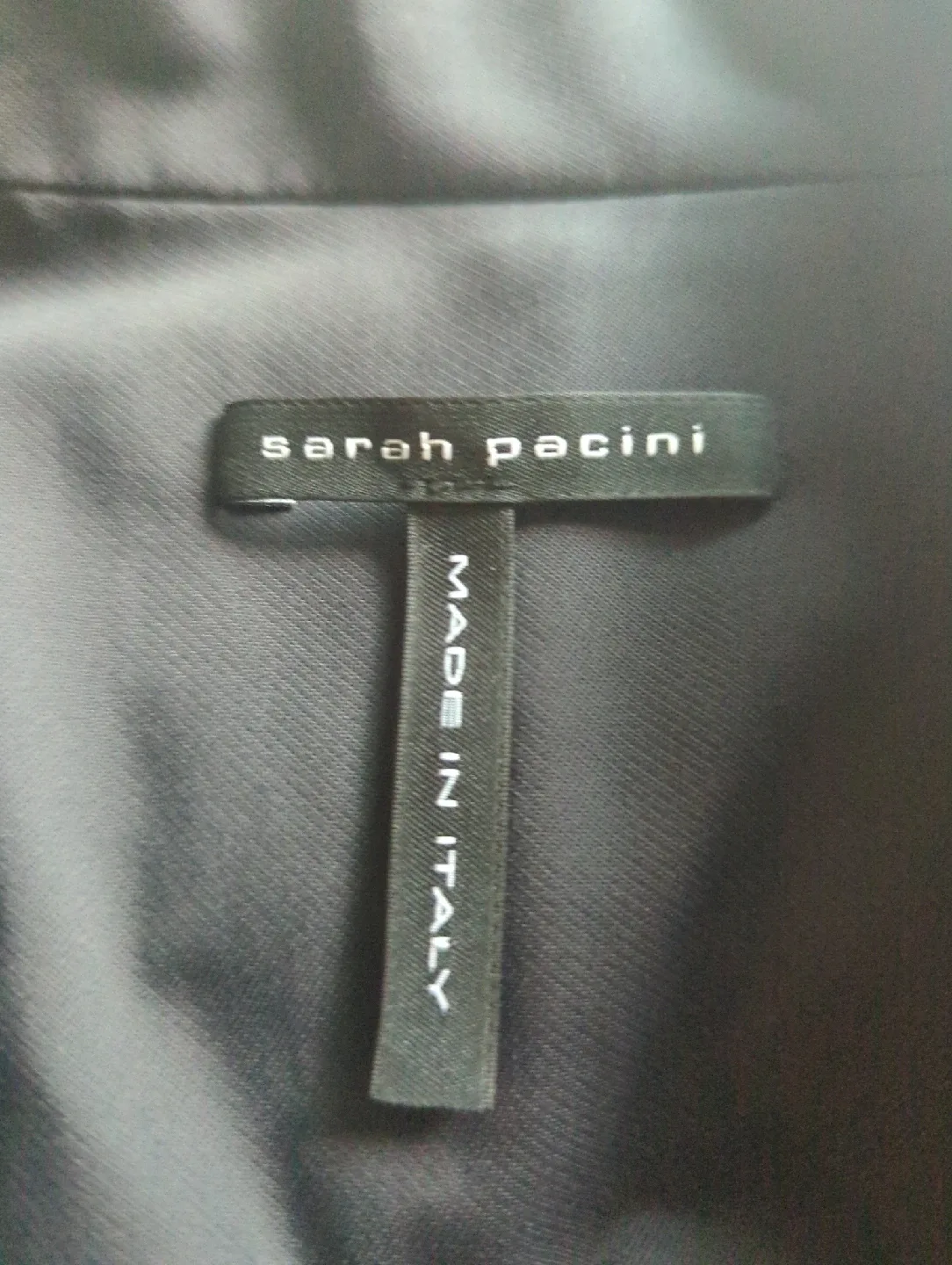 Sarah Pacini Black Vest - Size Medium image indicator(3)
