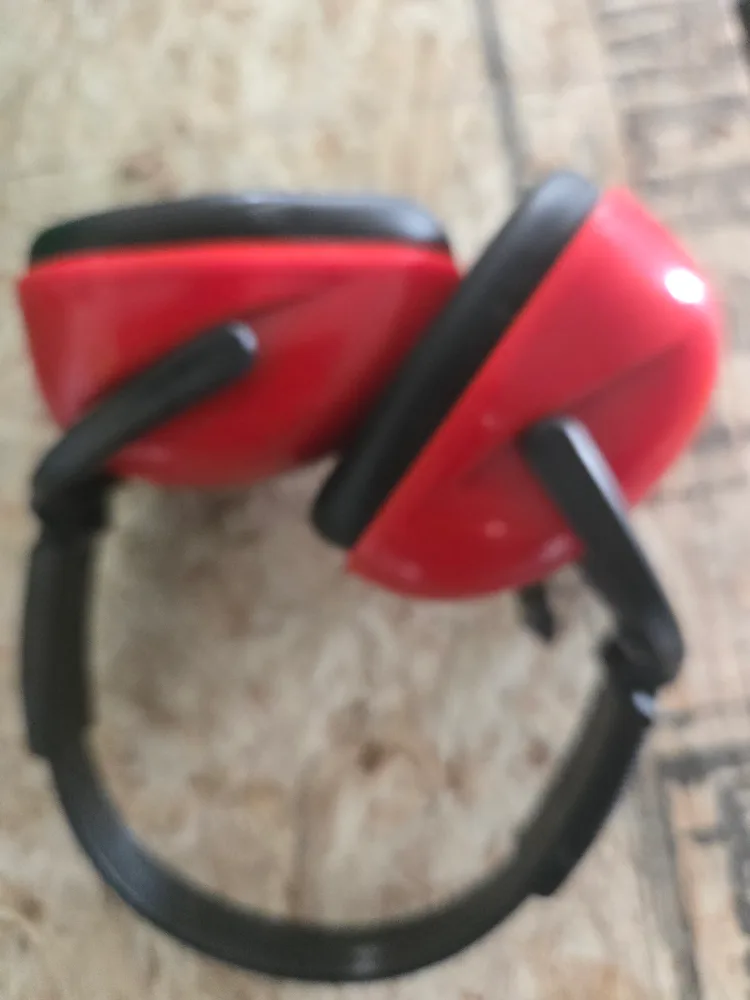 Red Earmuffs image indicator(2)