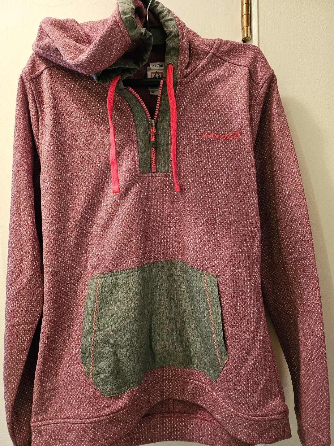 Avalanche Pullover Hoodie - Size M thumbnail