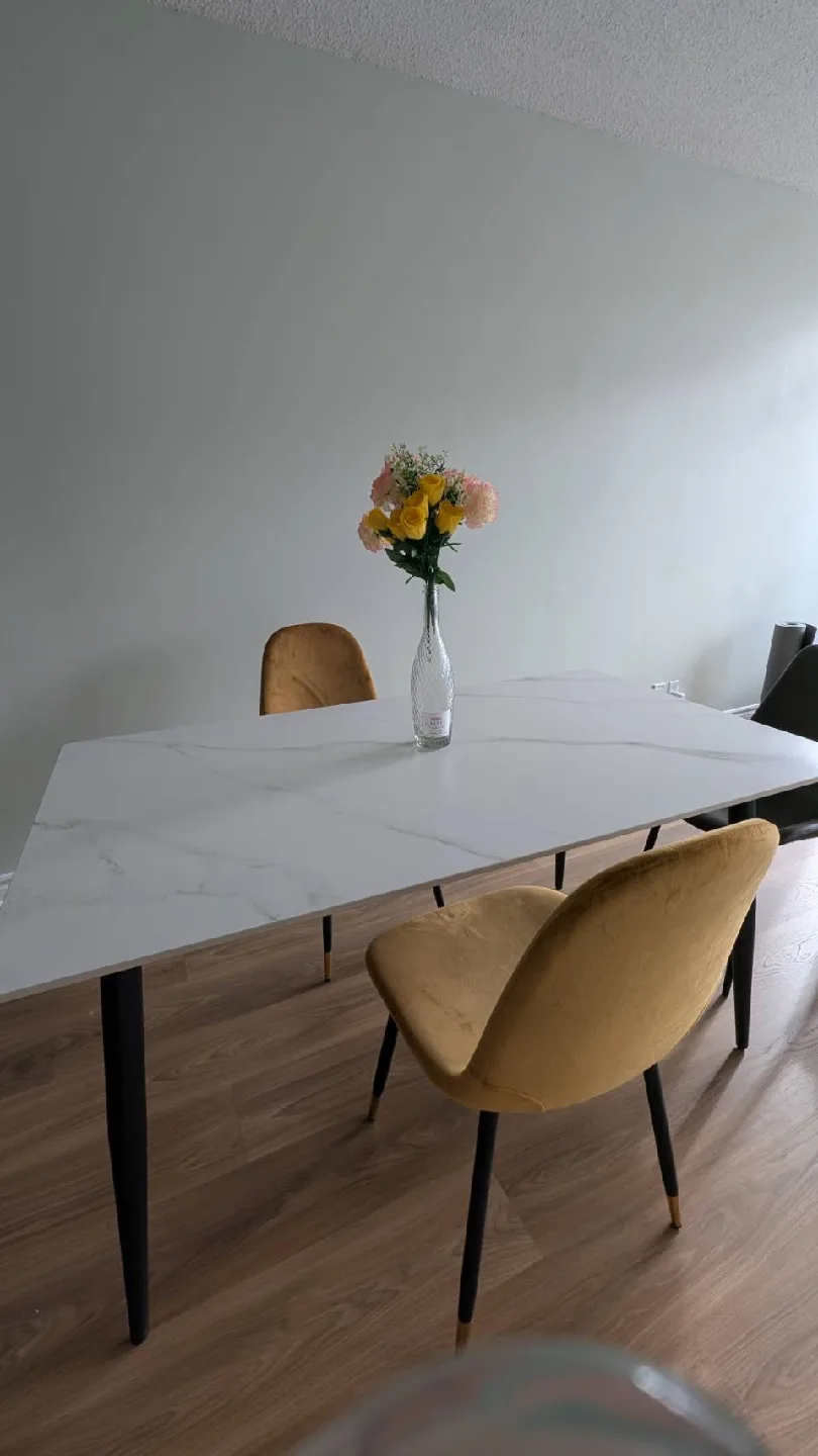 Stone dining table image indicator(2)