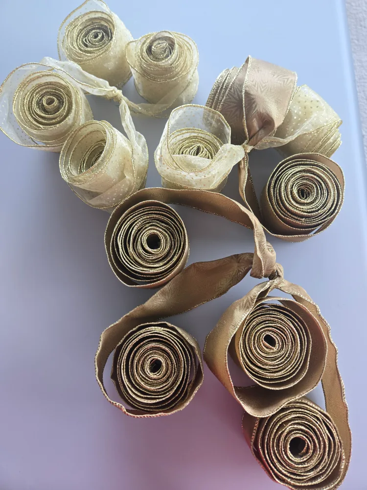 Gold Glitter Christmas Bows and Ornaments image indicator(6)