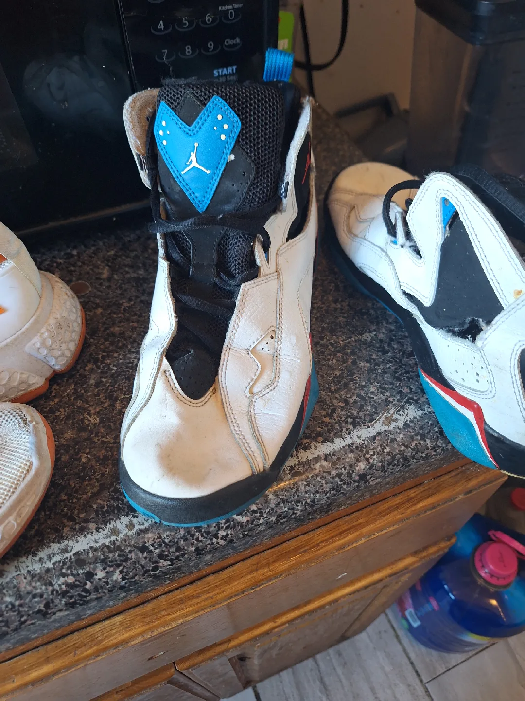 Jordan True Flight White/Red/Blue Shoes image indicator(2)