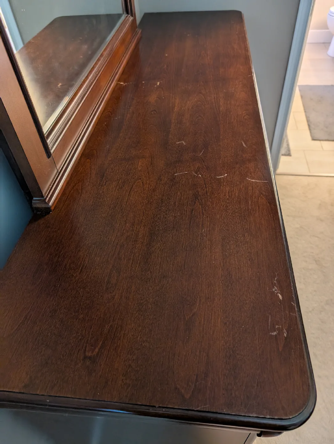 Wood Dresser with Mirror - 9 Drawers image indicator(4)