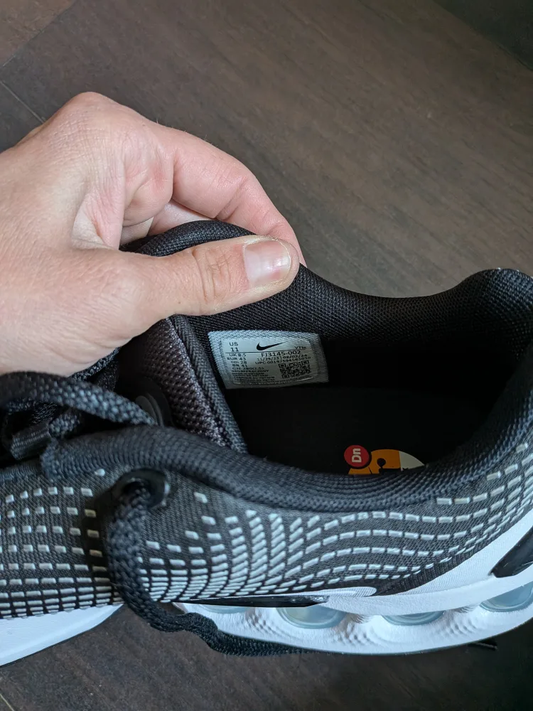 Nike Air Max DN Black/White, US 11 image indicator(4)