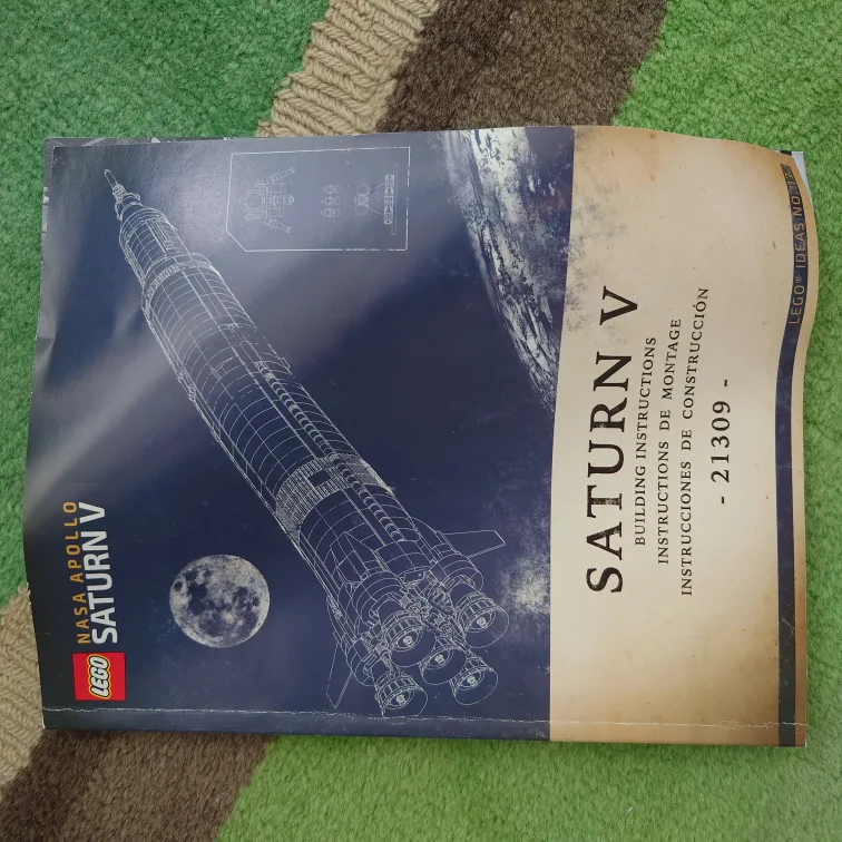 LEGO NASA Apollo Saturn V 21309 image indicator(2)