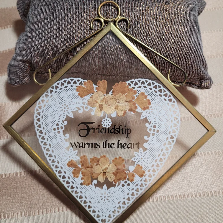 Friendship Warms the Heart Wall Decor Hanging Glass/Brass image indicator(6)