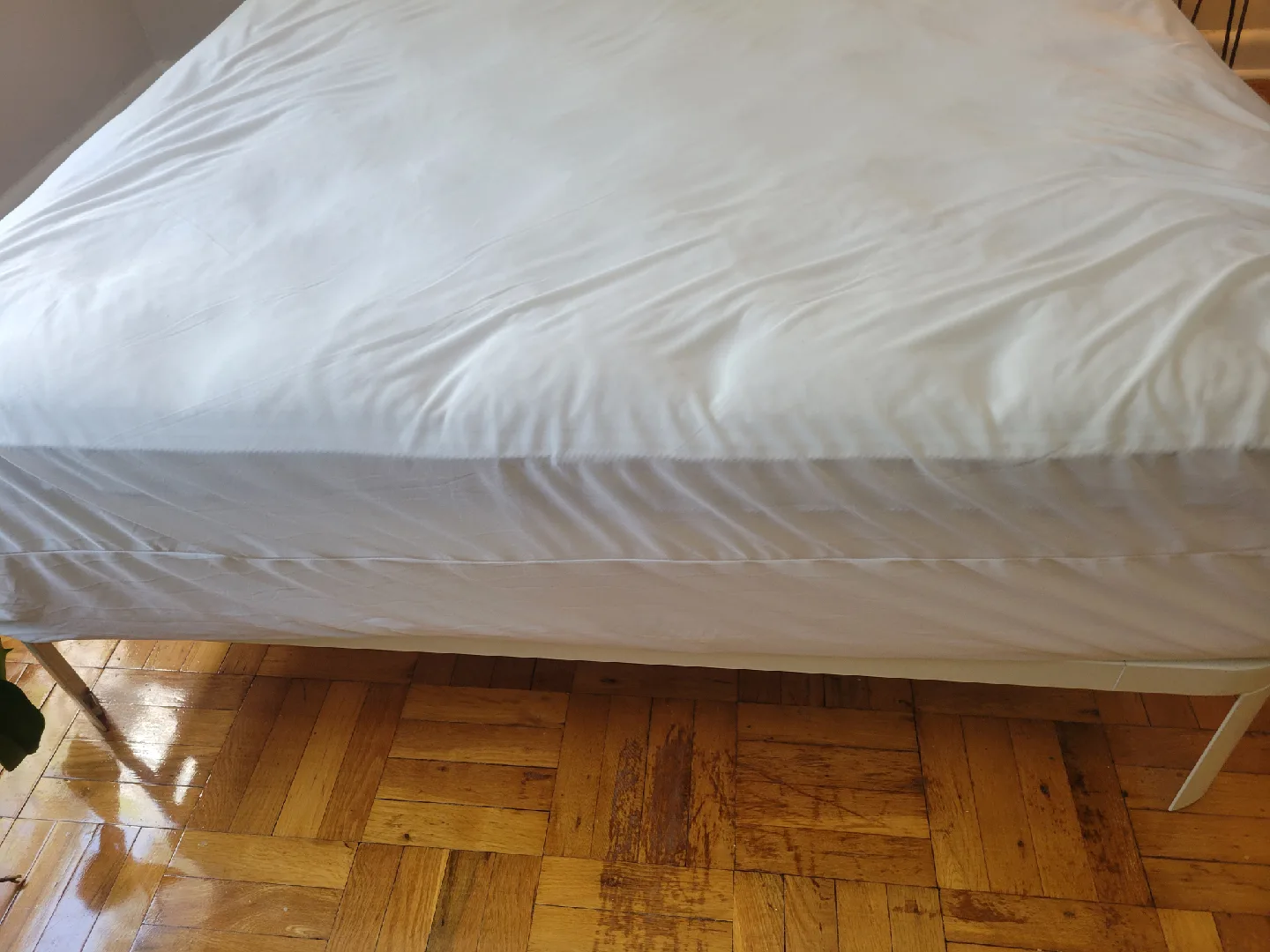 Free Queen Size Matress image indicator(2)