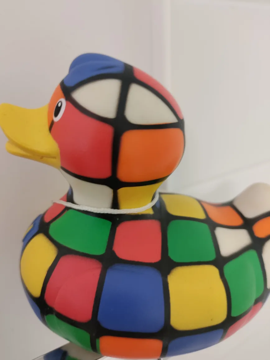 Bud Luxury Duck - 80s Cube Duck image indicator(2)