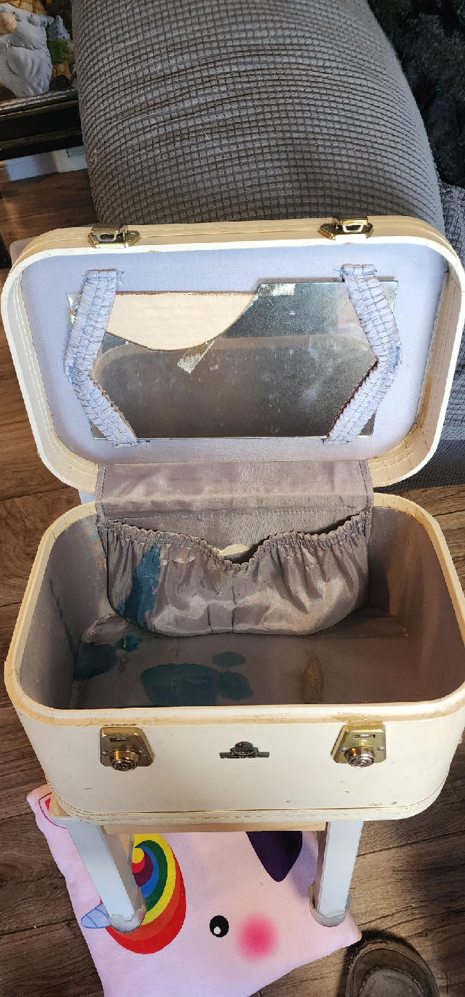Vintage Sterling Cream Vanity Case - photo 2