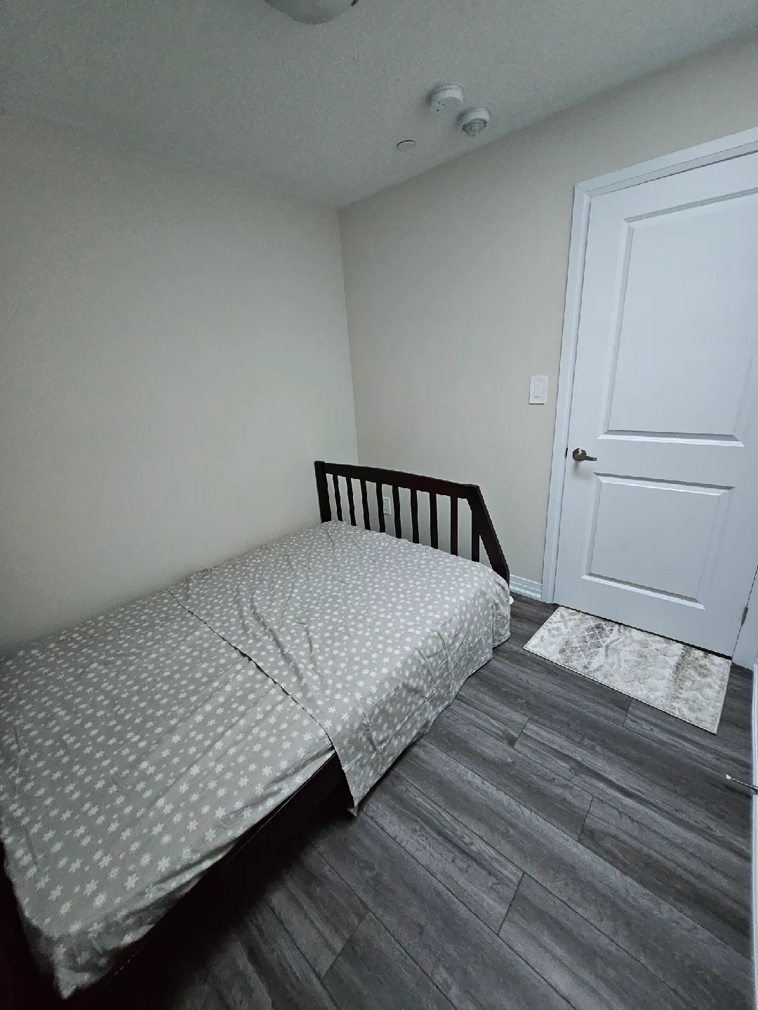 Full Size Bed Frame with Mattress image indicator(3)