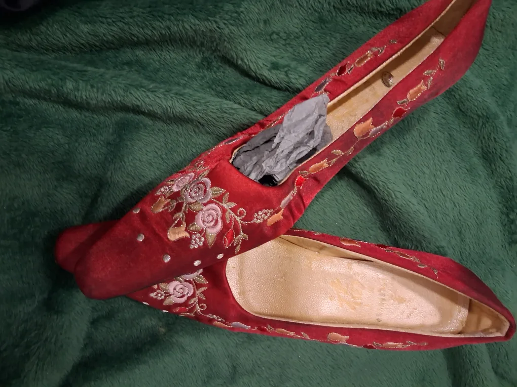 Red Embroidered Heels - Size 10 image indicator(3)