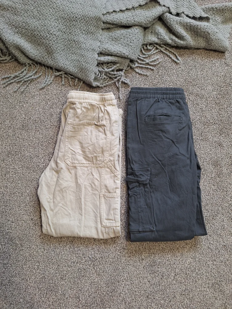 2 pairs of cargo style pants image indicator(4)