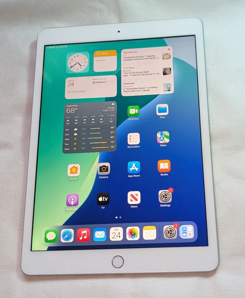 Nice APPLE iPad 7 10.2 inch 128GB WIFI iOS18 TABLET READ !