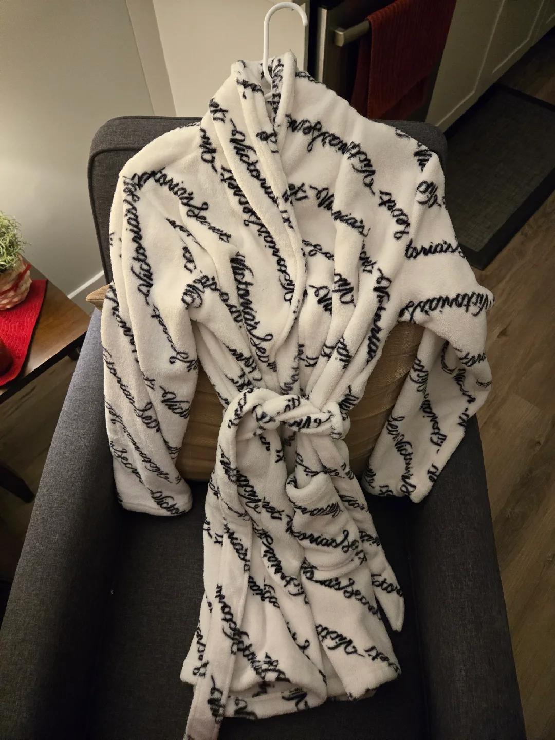 Assorted Women's Clothing image indicator(3)