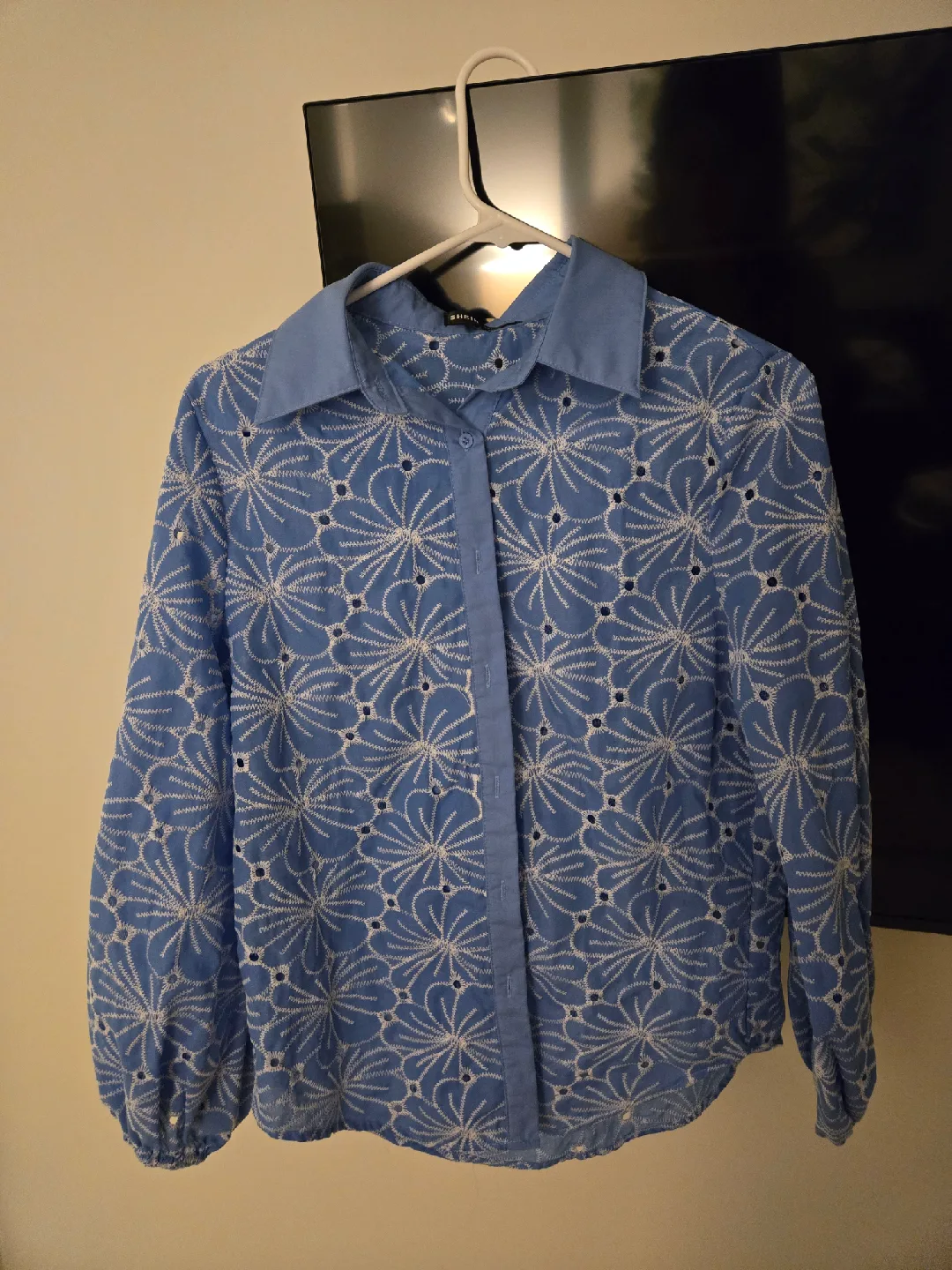 Assorted Women's Clothing image indicator(4)